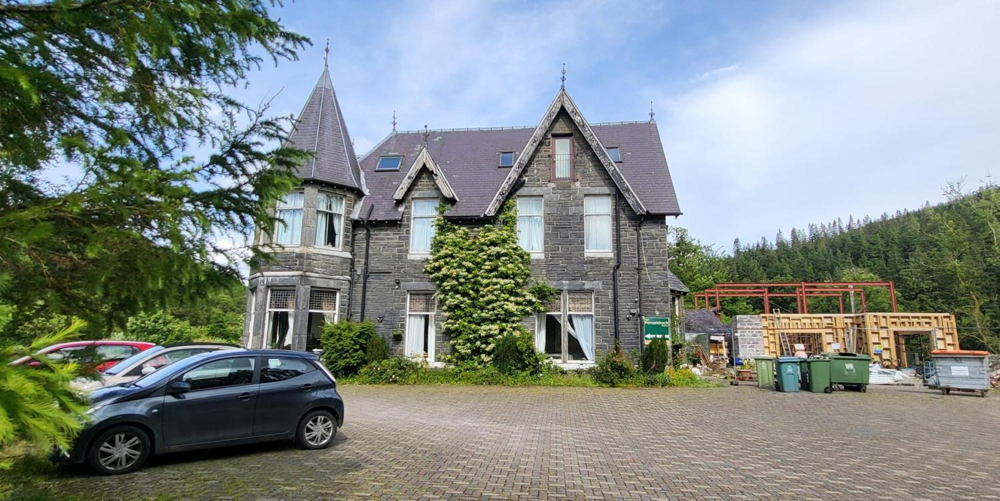 Plas Penaeldroch Manor 多尔威泽兰 外观 照片