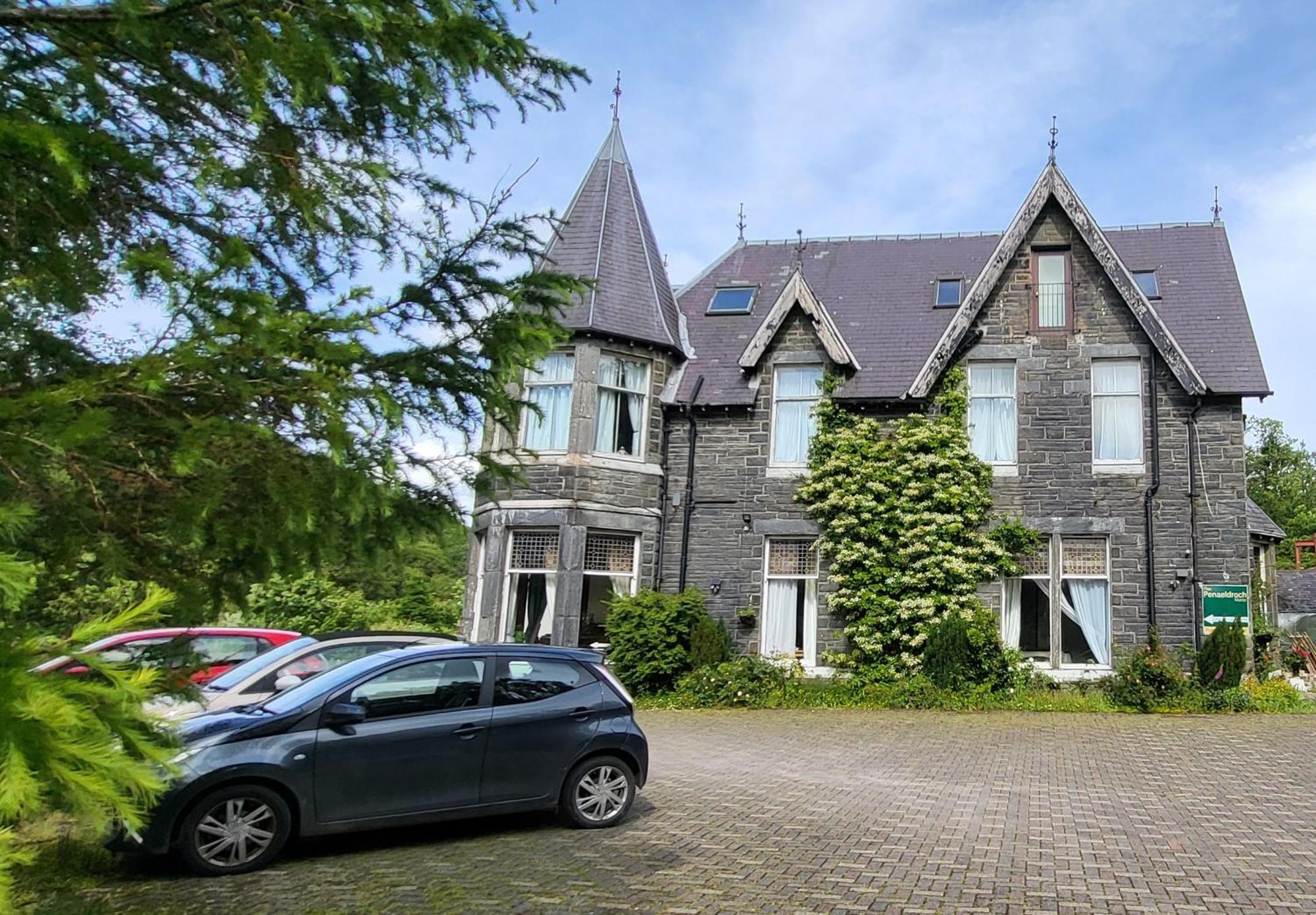 Plas Penaeldroch Manor 多尔威泽兰 外观 照片